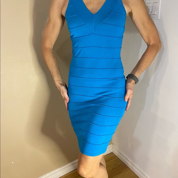 DEMANDING Bandage dress. So cute, beautiful colour. Start styling for summer! - Picture 1 of 4